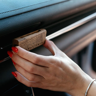 Oak car smell in grill with refill